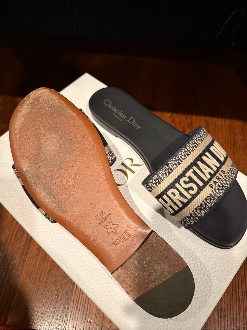 Christian Dior Day Slides - Picture 4 of 6